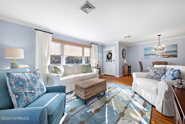 22 Down Court, Toms River, NJ 08757