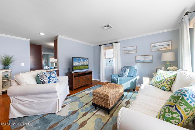 22 Down Court, Toms River, NJ 08757