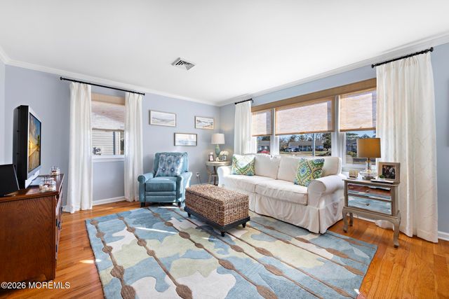 22 Down Court, Toms River, NJ 08757