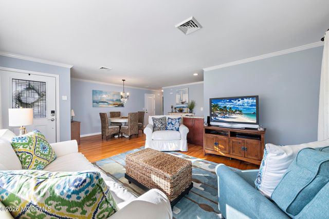 22 Down Court, Toms River, NJ 08757