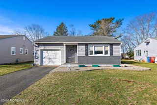 22 Down Court, Toms River, NJ 08757