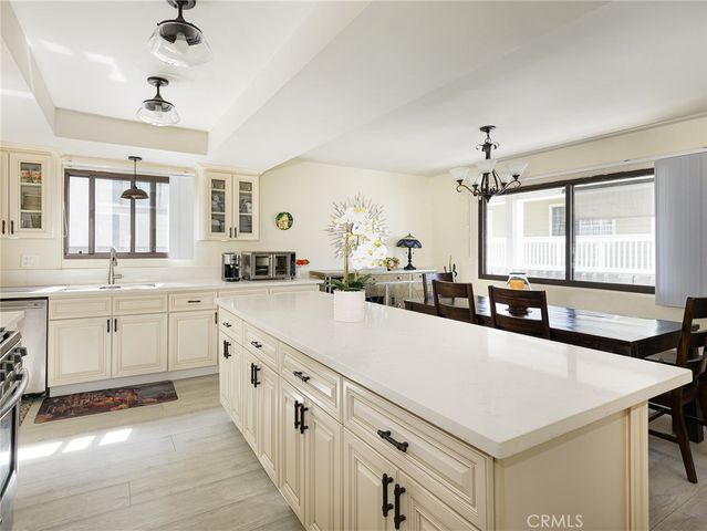 212 E Imperial Avenue E, El Segundo, CA 90245