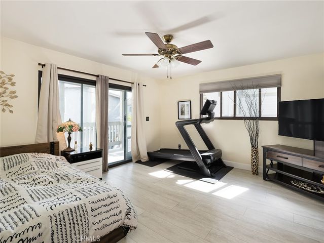 212 E Imperial Avenue E, El Segundo, CA 90245