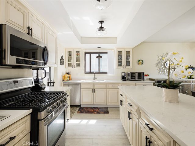 212 E Imperial Avenue E, El Segundo, CA 90245