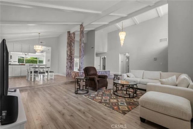 19730 Septo, Chatsworth, CA 91311