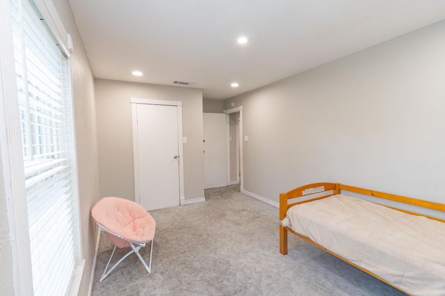 5000 Bama Drive, Arlington, TX 76017