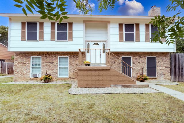 5000 Bama Drive, Arlington, TX 76017