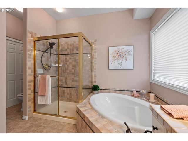 2303 Miller Farm Rd, Woodburn, OR 97071
