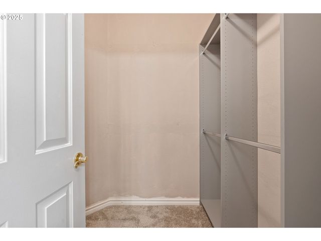 2303 Miller Farm Rd, Woodburn, OR 97071