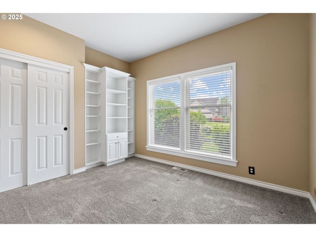 2303 Miller Farm Rd, Woodburn, OR 97071