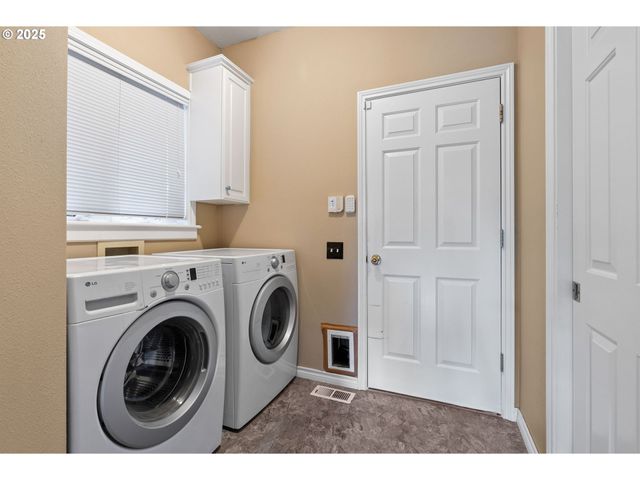 2303 Miller Farm Rd, Woodburn, OR 97071