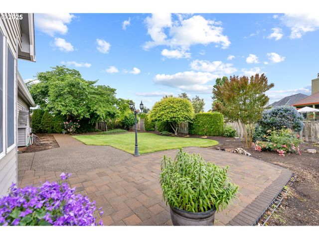 2303 Miller Farm Rd, Woodburn, OR 97071