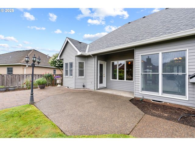 2303 Miller Farm Rd, Woodburn, OR 97071