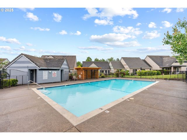 2303 Miller Farm Rd, Woodburn, OR 97071