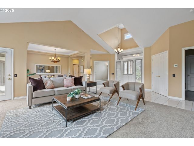 2303 Miller Farm Rd, Woodburn, OR 97071