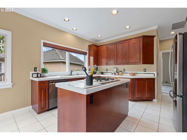 2303 Miller Farm Rd, Woodburn, OR 97071