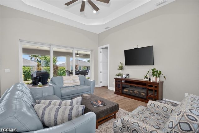 1605 SW 43rd ST, Cape Coral, FL 33914