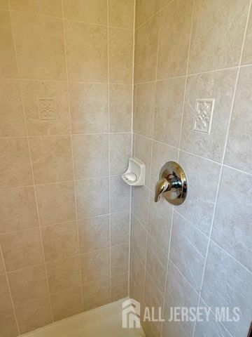 1 Schindler Lane, Monroe, NJ 08831