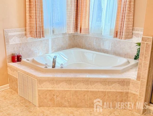 1 Schindler Lane, Monroe, NJ 08831