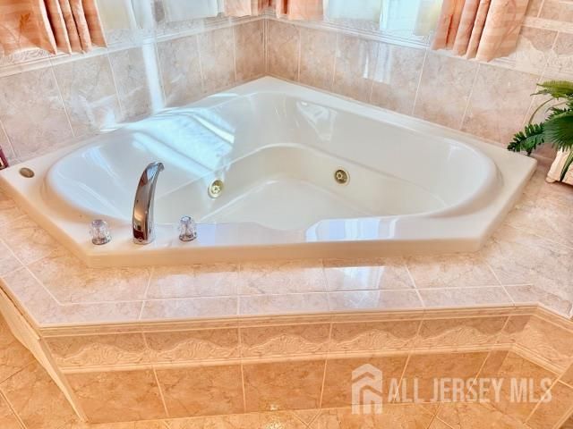 1 Schindler Lane, Monroe, NJ 08831