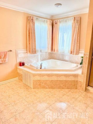 1 Schindler Lane, Monroe, NJ 08831