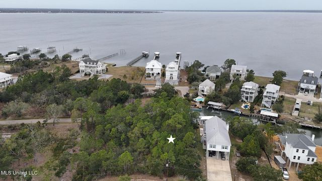 Sunset Drive, Pass Christian, MS 39571