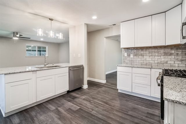 813 S Valentine Drive, Sherman, TX 75090