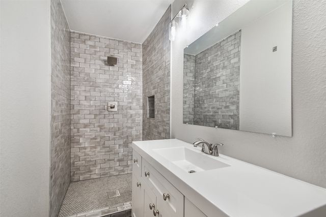 813 S Valentine Drive, Sherman, TX 75090
