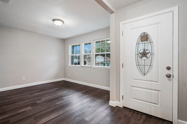 813 S Valentine Drive, Sherman, TX 75090