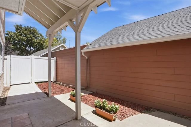 2473 Village Green, Santa Maria, CA 93455