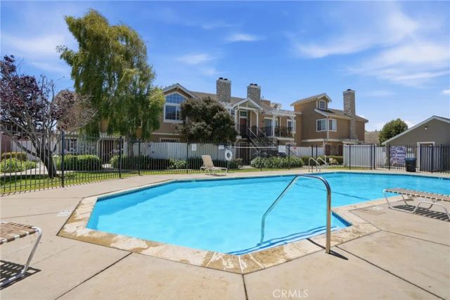 2473 Village Green, Santa Maria, CA 93455