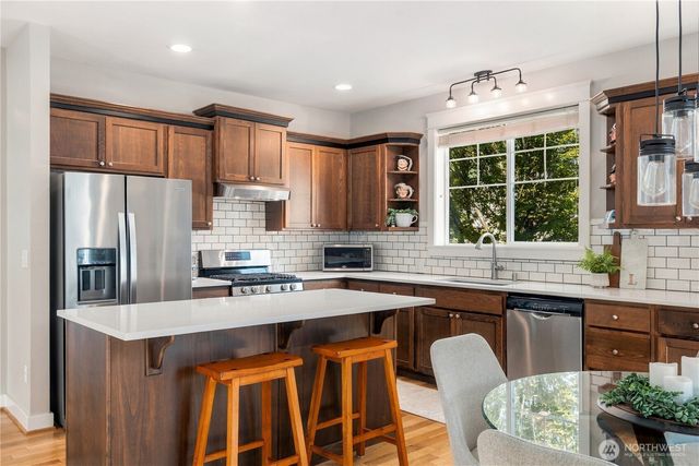 18330 121st Street E, Bonney Lake, WA 98391