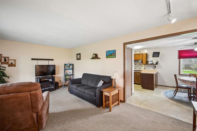 4760 NW 6th Drive, Des Moines, IA 50313