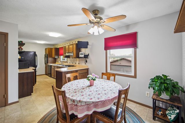 4760 NW 6th Drive, Des Moines, IA 50313