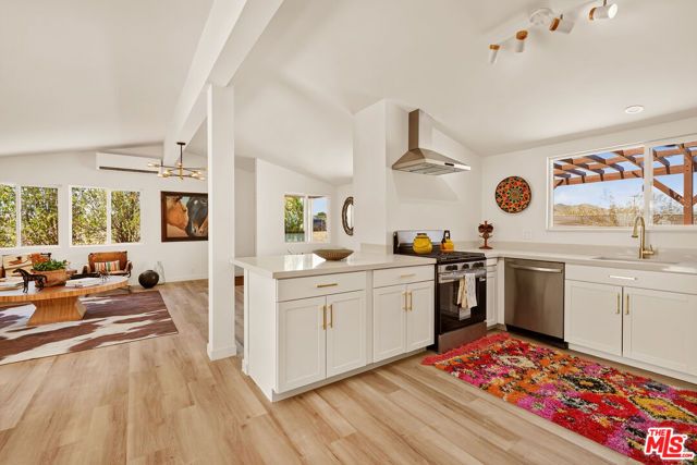 60939 Sunny Vista Road, Landers, CA 92285