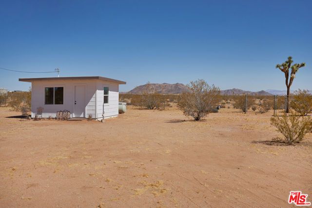 60939 Sunny Vista Road, Landers, CA 92285
