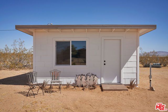 60939 Sunny Vista Road, Landers, CA 92285