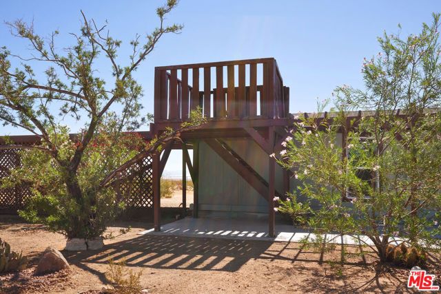 60939 Sunny Vista Road, Landers, CA 92285
