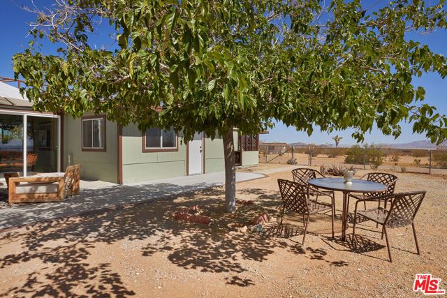 60939 Sunny Vista Road, Landers, CA 92285