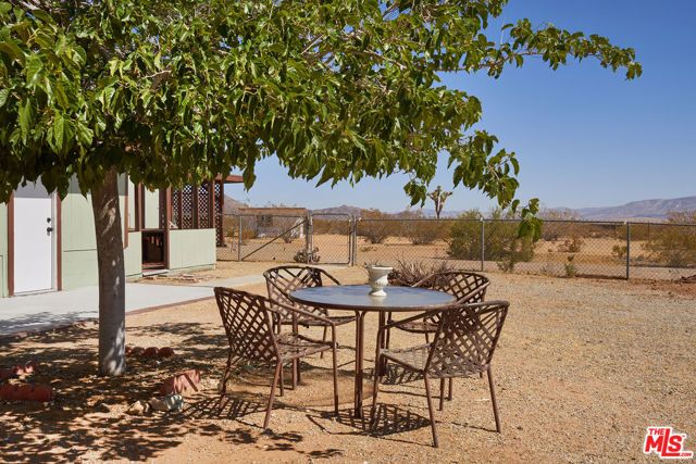 60939 Sunny Vista Road, Landers, CA 92285