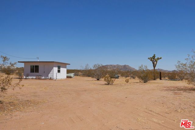 60939 Sunny Vista Road, Landers, CA 92285