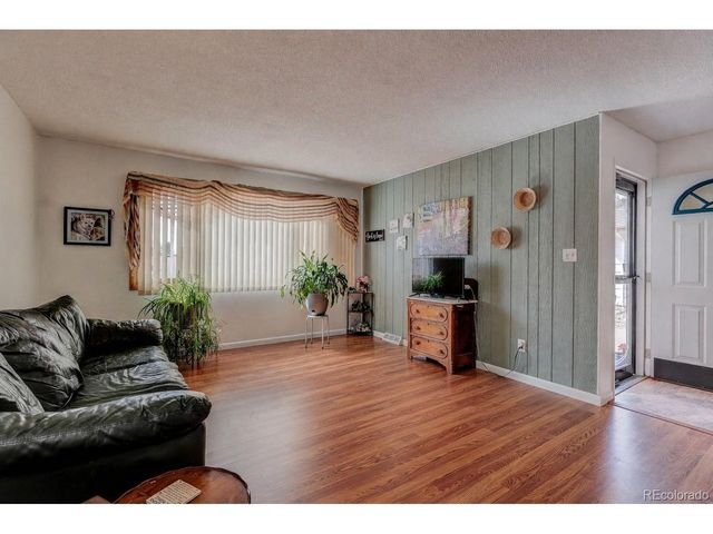 3339 19th St, Greeley, CO 80634