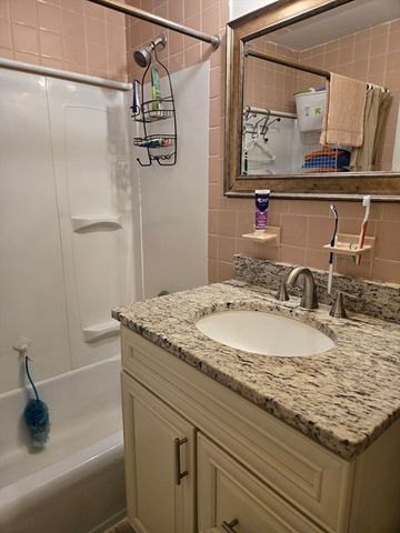 2 Old Colony Lane 8, Arlington, MA 02476