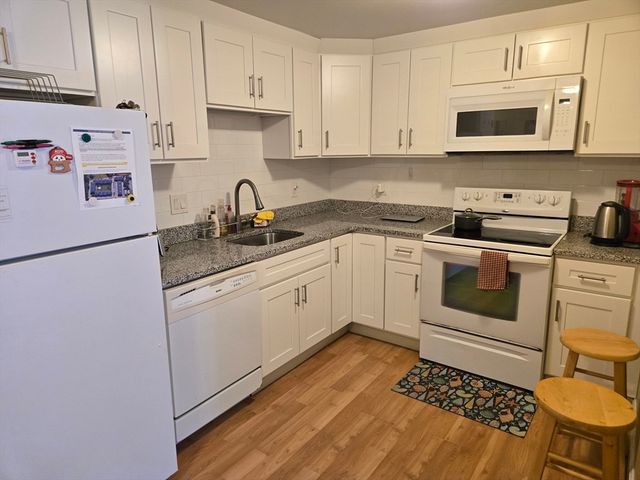 2 Old Colony Lane 8, Arlington, MA 02476