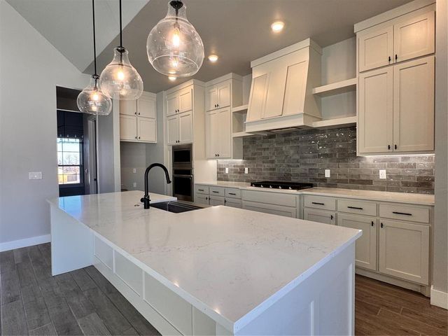 10140 NW 100th Street, Yukon, OK 73099