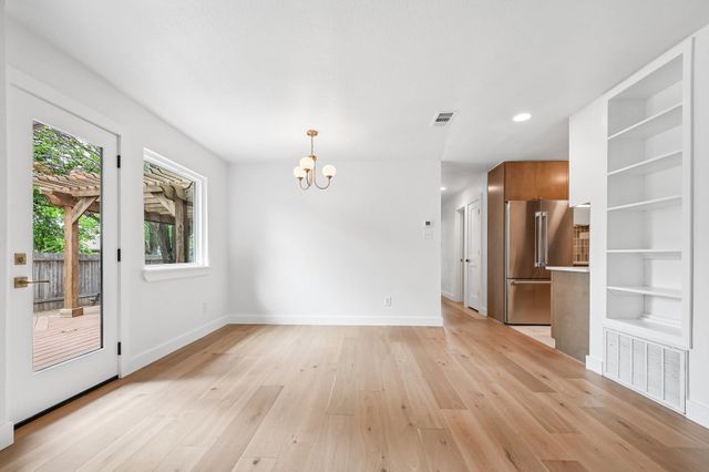 3216 Plantation RD, Austin, TX 78745