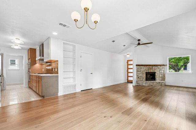 3216 Plantation RD, Austin, TX 78745