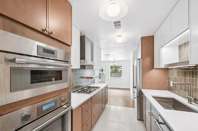 3216 Plantation RD, Austin, TX 78745