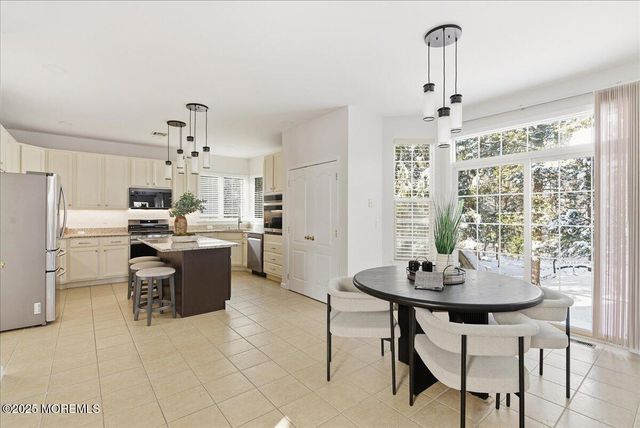 10 Sunshine Way, Jackson, NJ 08527