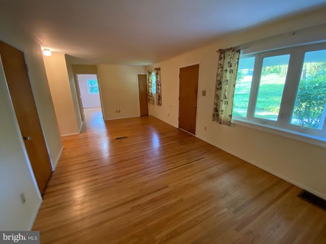 5 LANTERN LN, Malvern, PA 19355